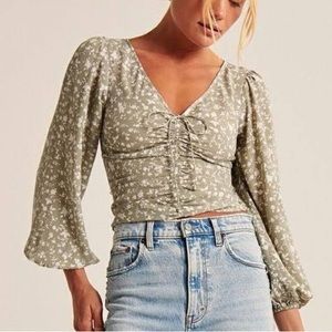 Like New Abercrombie & Fitch Ruched Cropped V Neck Long Sleeve Blouse